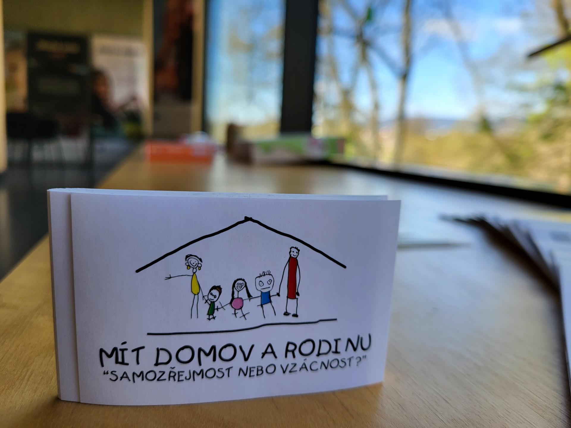 Výstava: PŘÍBĚHY A MÝTY O PĚSTOUNSTVÍ